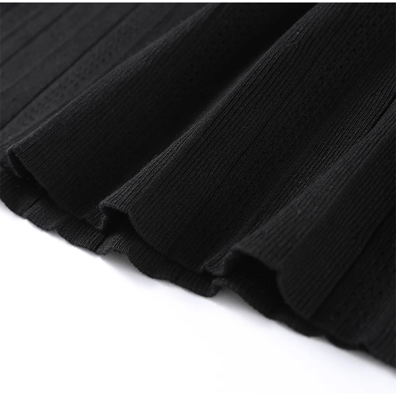 Short sleeves and high waist for a stylish fit.