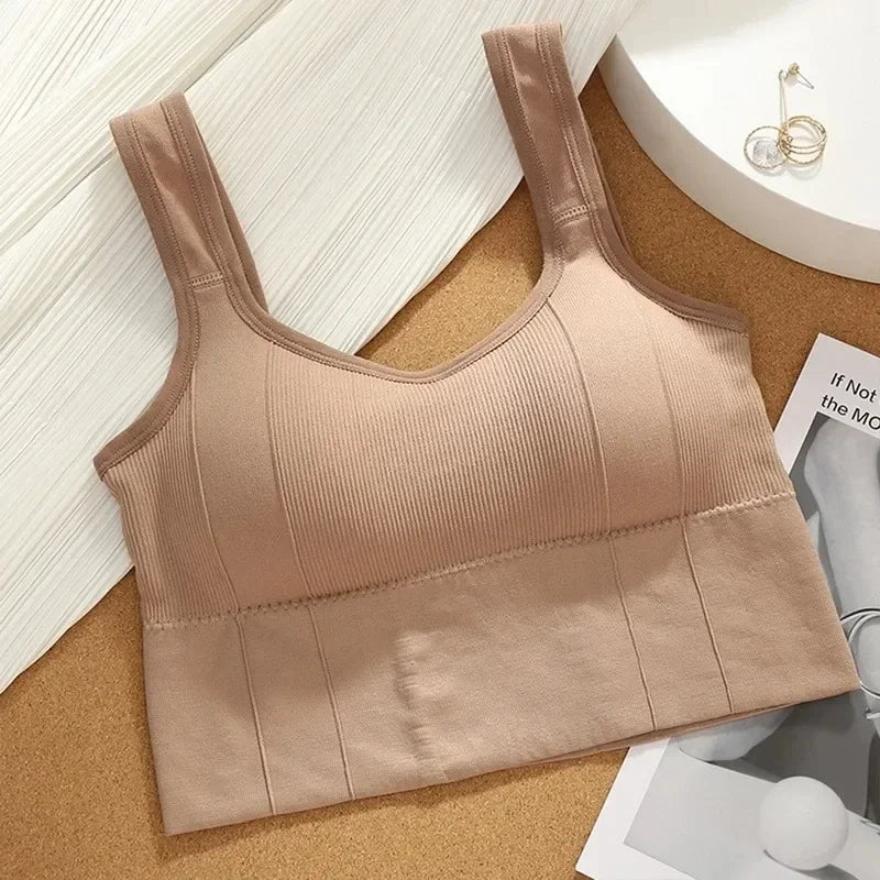 woman Seamless breathable sports bra