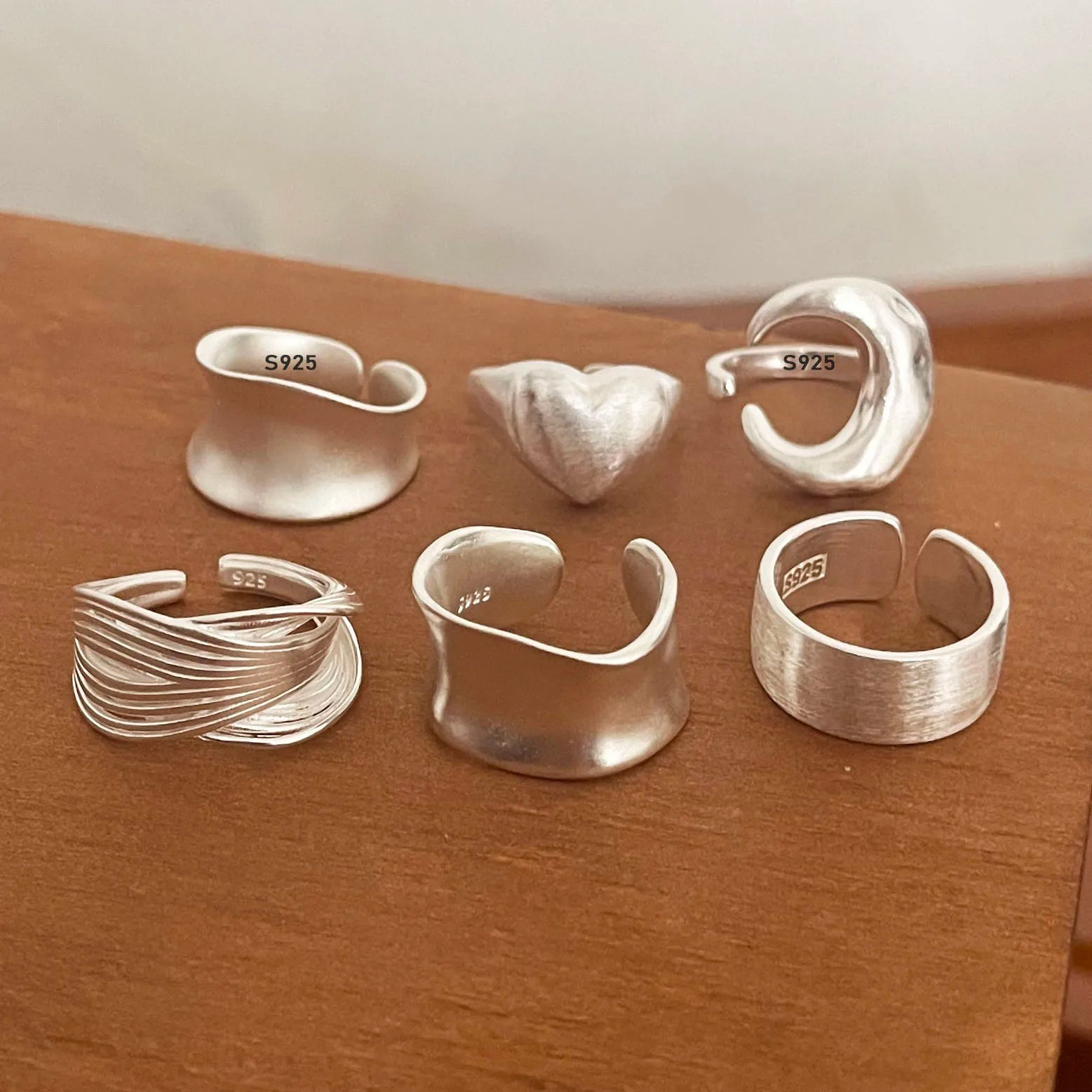Irregular-shaped cocktail Ring