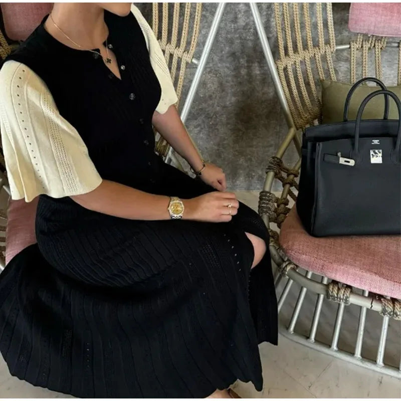 Short sleeves and high waist for a stylish fit.