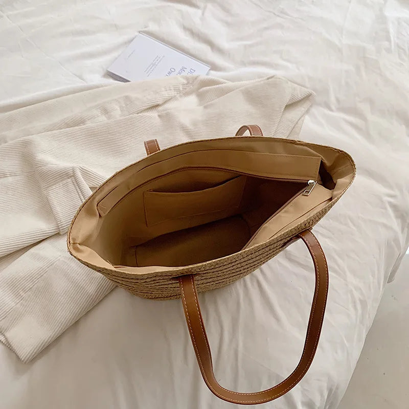 Women’s large straw shoulder bag