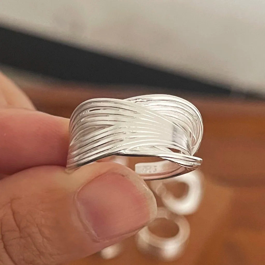 Irregular-shaped cocktail Ring