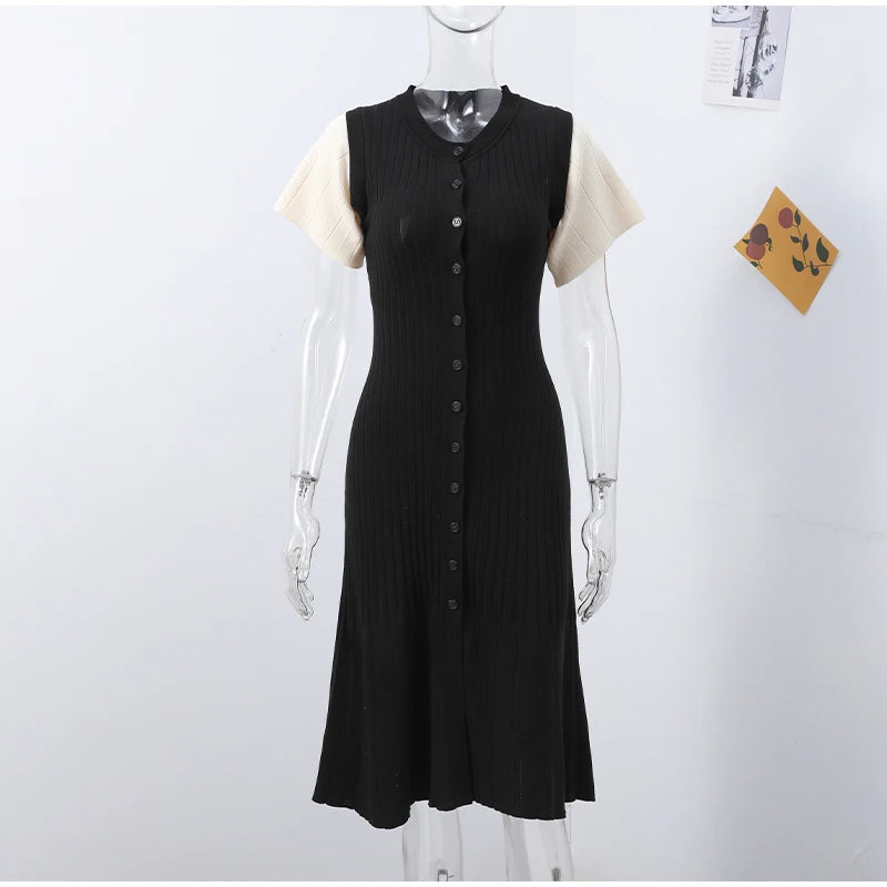 Short sleeves and high waist for a stylish fit.