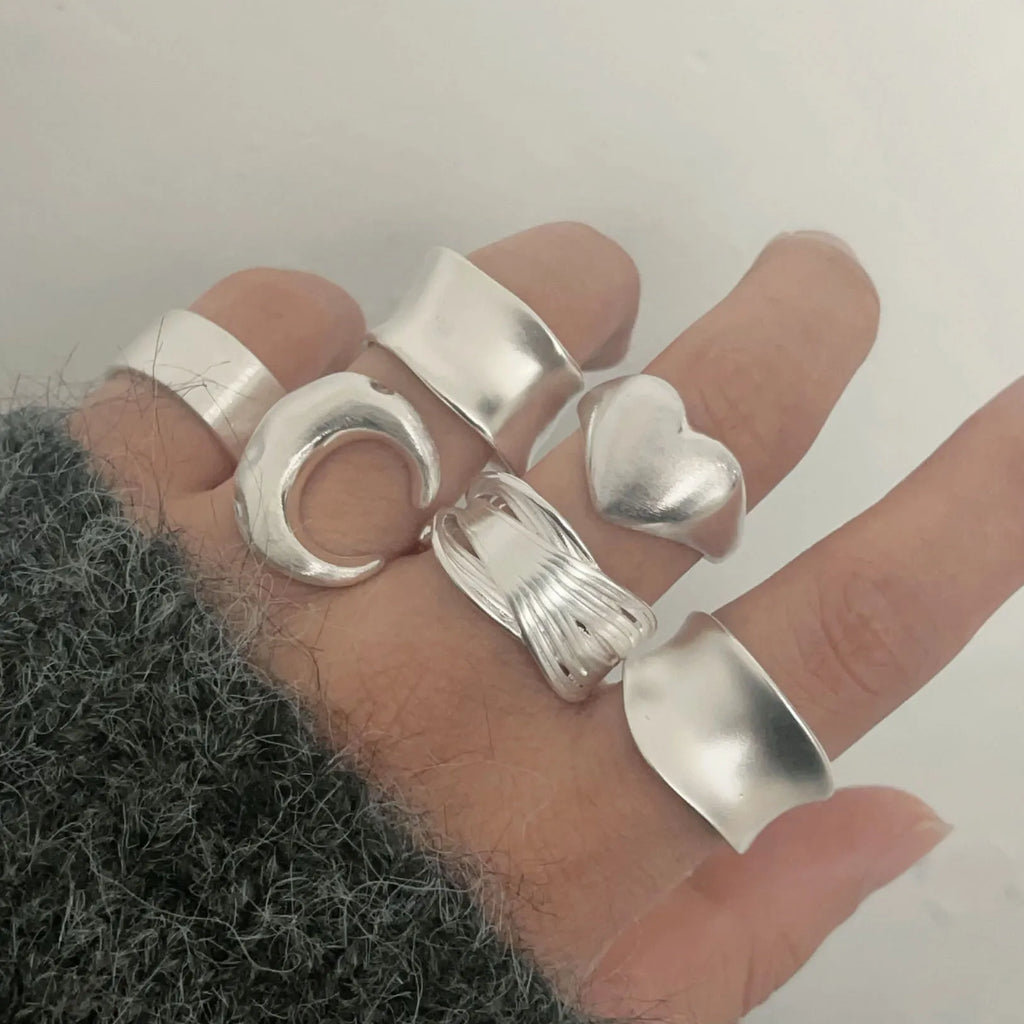 Irregular-shaped cocktail Ring