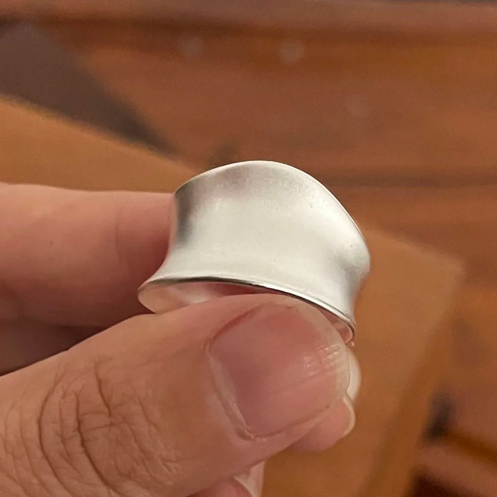 Irregular-shaped cocktail Ring