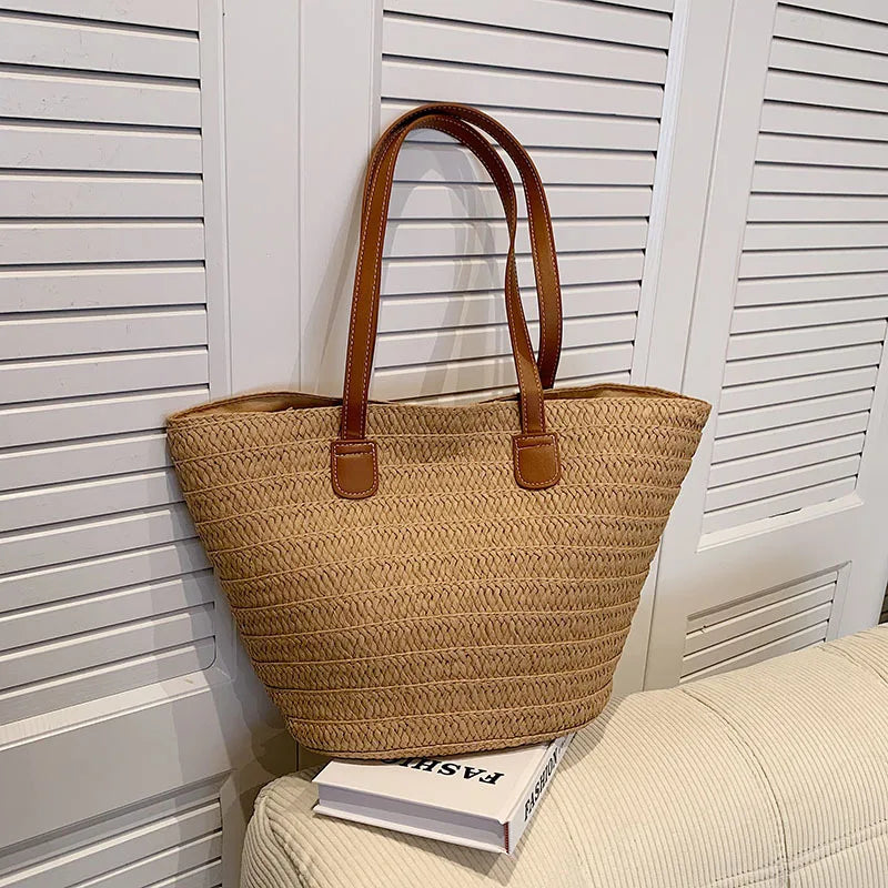 Women’s large straw shoulder bag