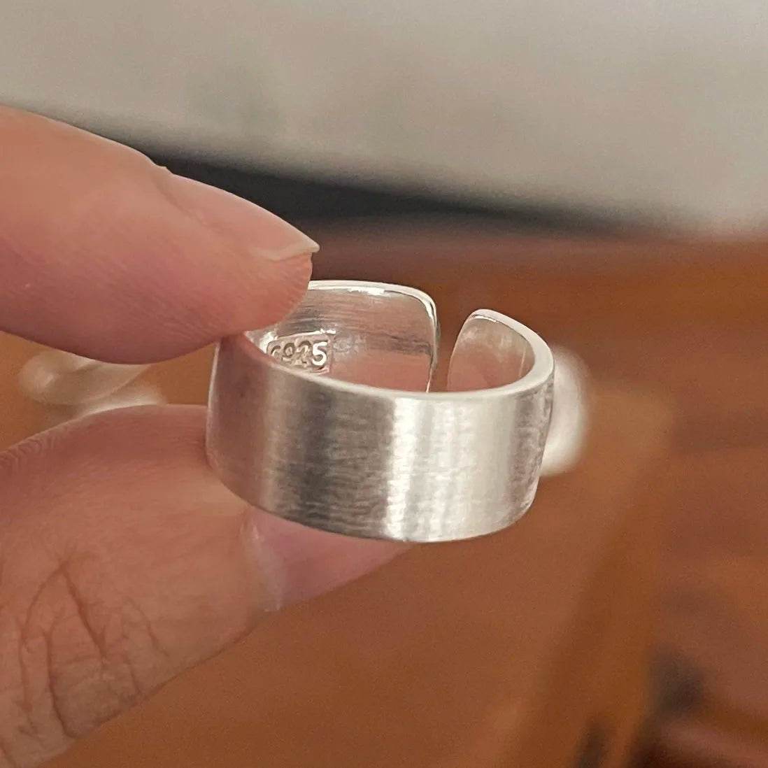 Irregular-shaped cocktail Ring