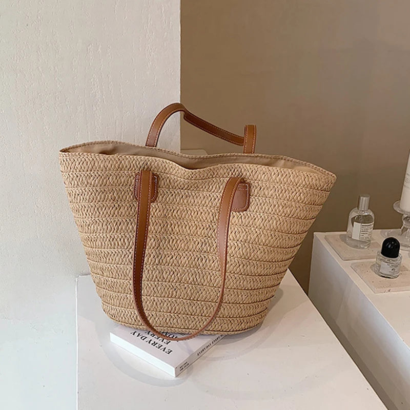 Women’s large straw shoulder bag