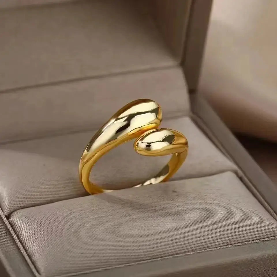 Stylish Lovers’ Ring 
