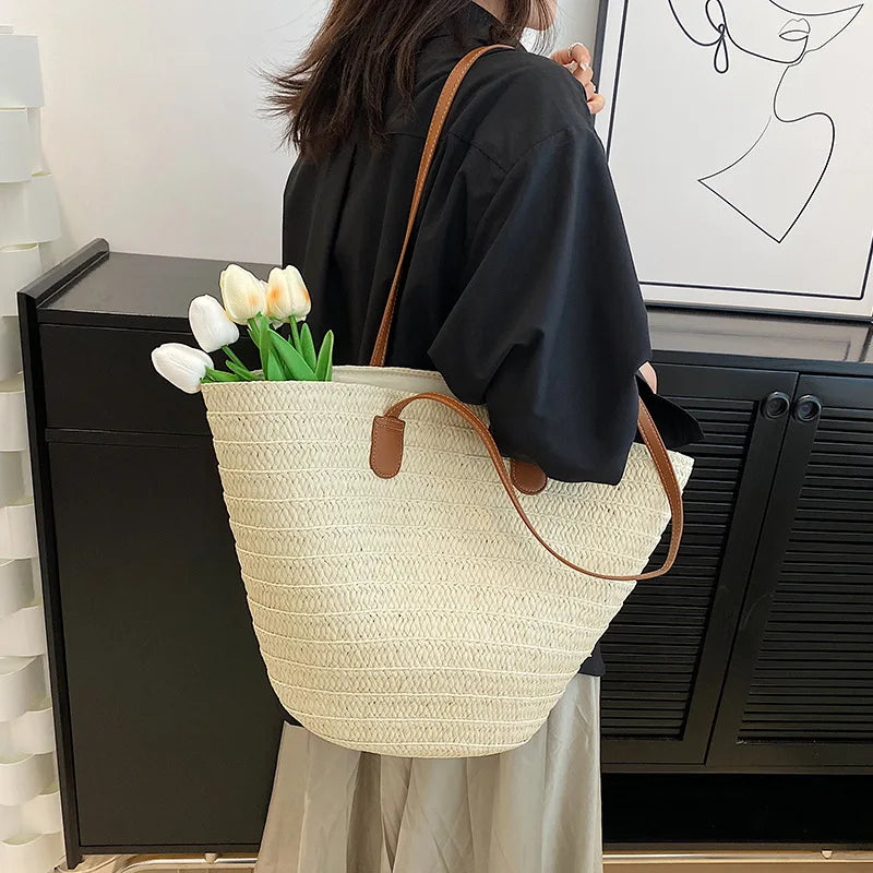 Women’s large straw shoulder bag