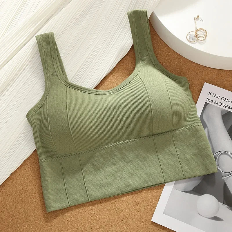 woman Seamless breathable sports bra