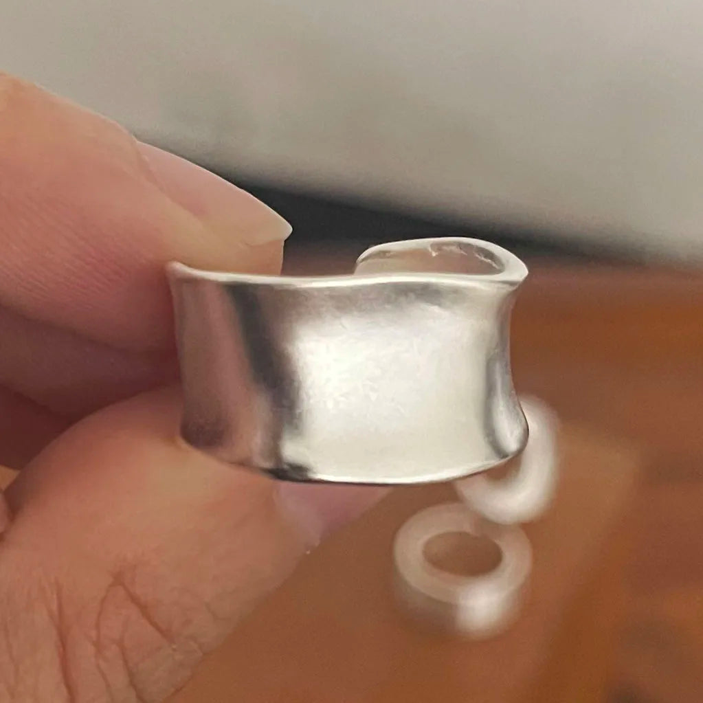 Irregular-shaped cocktail Ring